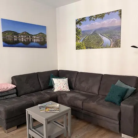 Heinrich Apartment *